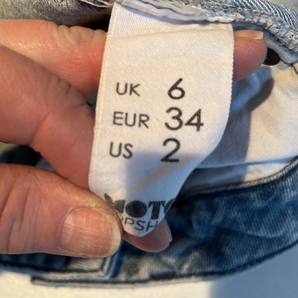 Moto  size 2 denim shorts with stretch pockets frayed hem - Picture 7 of 8